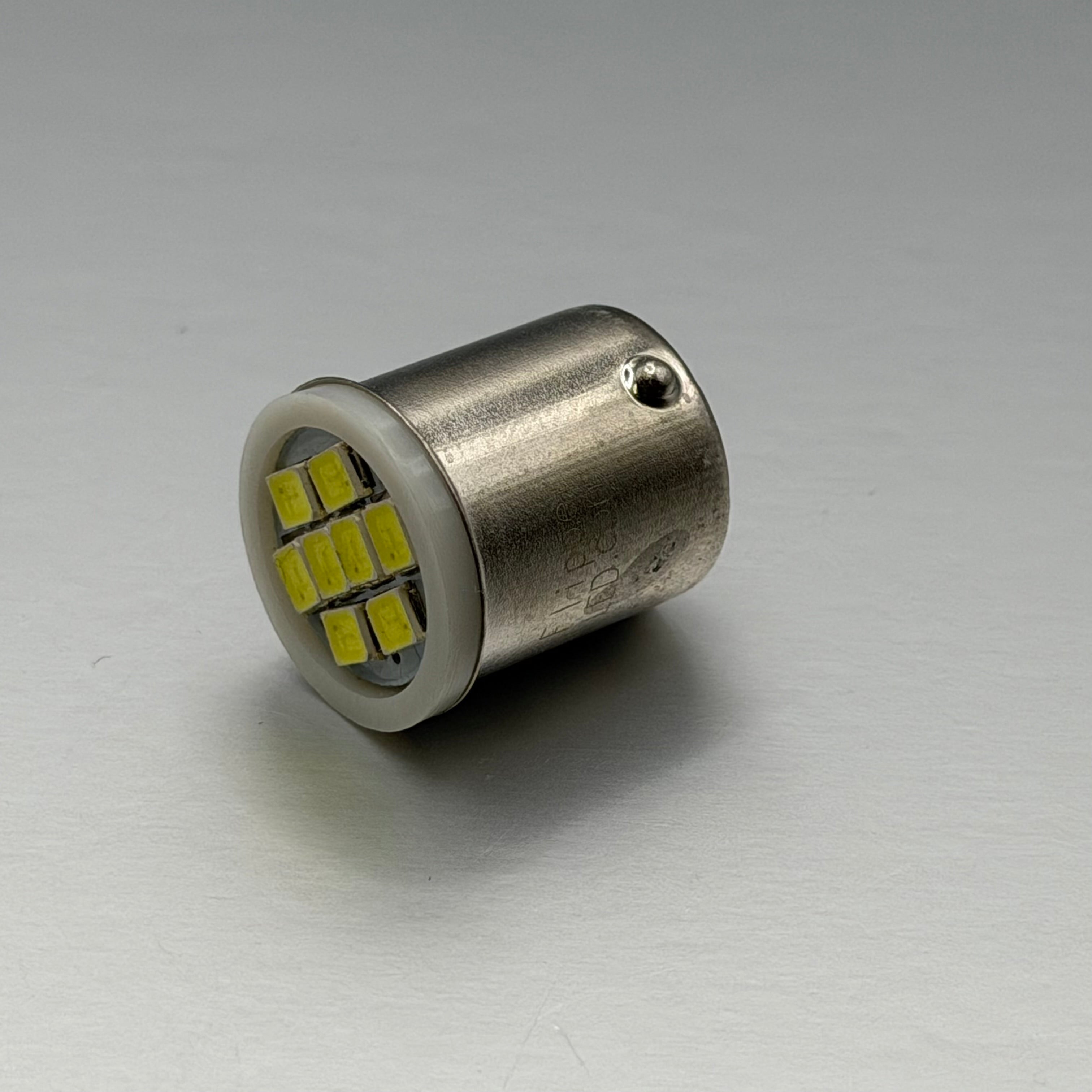 Spike Flasher 5V Bayonet - Also available in insertable version ...